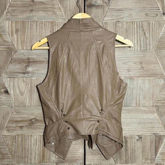 Double Zero Womens Studded Vest Sz Small Tan Faux Leather Bikercore - Picture 6 of 8